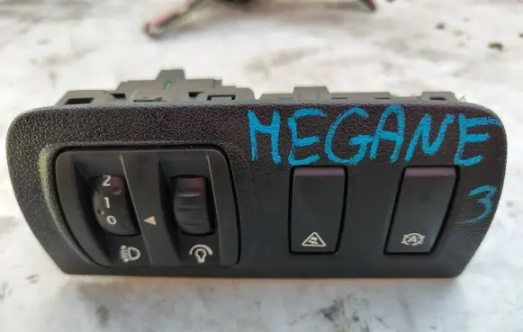 Renault Megane III Headlight level height control switch 648450001R