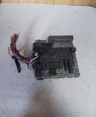 Volvo S80 Fuse module 9469868 98W235