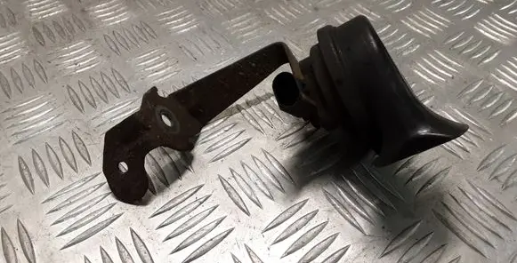 Volkswagen PASSAT B6 Horn signal A28657625