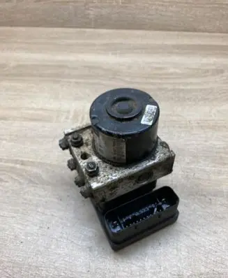 Seat Leon (1P) ABS Pump 1K0907379P 1K0614117H
