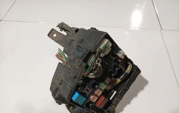 Toyota Yaris Fuse box set 8264147020
