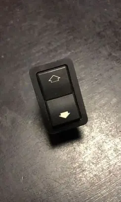 BMW 5 E39 Electric window control switch 8368974