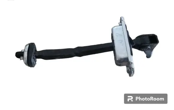 Chevrolet Captiva Rear door check strap stopper