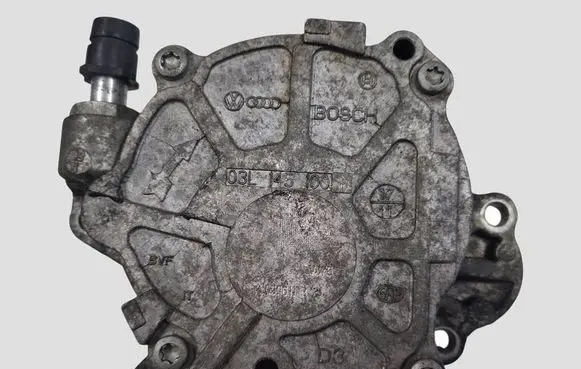 Skoda Octavia Mk2 (1Z) Vacuum pump 03L145100