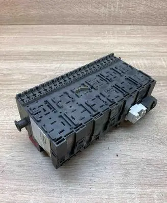 Volkswagen Transporter - Caravelle T4 Fuse module 357937039