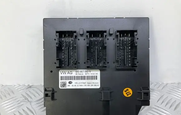 Audi Q3 8U Comfort/convenience module 8X0907063N