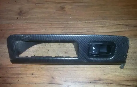 Volvo V50 Front door window switch trim 30773217