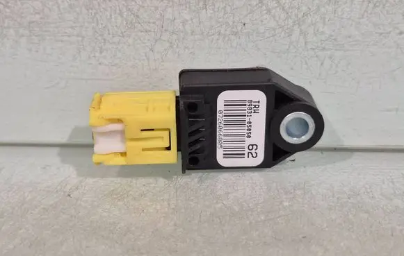 Toyota Avensis T270 Airbag deployment crash/impact sensor 8983105050