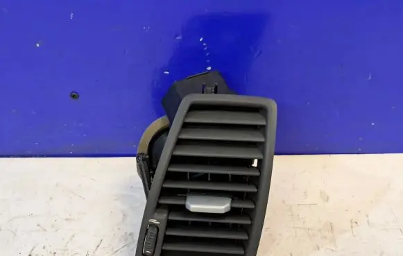 Volvo XC90 Dashboard air vent grill cover trim 3409399