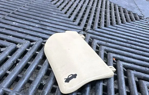 Chevrolet Corvette C6 Engine bonnet (hood) release handle