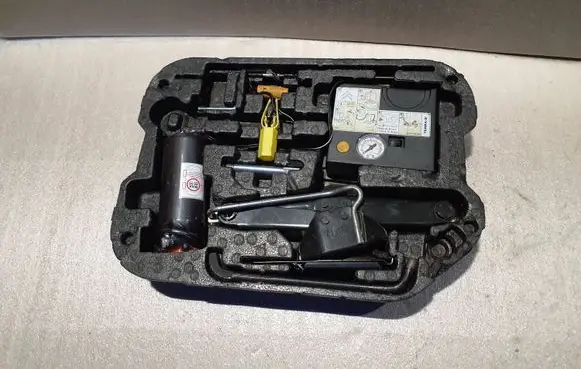Citroen C4 I Picasso Tool set 9681017280