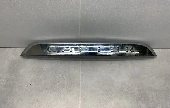 Renault Captur Trunk door license plate light bar 848101082R