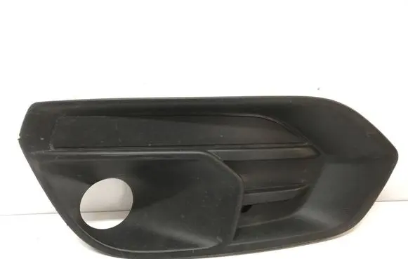 Iveco Daily 6th gen Front bumper lower grill 105802356345