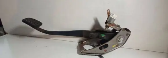 Toyota Yaris Brake pedal 