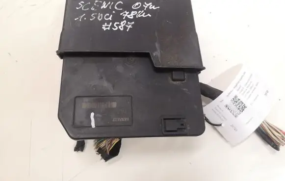 Renault Scenic II - Grand scenic II Fuse module 8200481866 8200356348