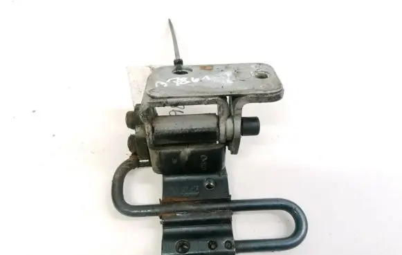 Audi A6 S6 C6 4F Rear door lower hinge 8E0833412