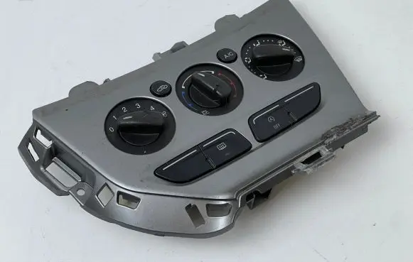 Ford Focus Climate control unit CJ5T19980AK 13020521 E1075533