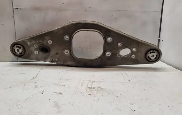Mercedes-Benz CLS C219 Rear differential/diff mount bracket A2303521806