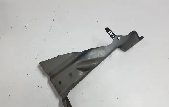 Audi A4 S4 B7 8E 8H Fender mounting bracket 8E0821135AXAUTOPX 8E0821135A