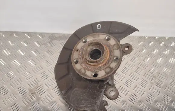 Volkswagen Caddy Front wheel hub