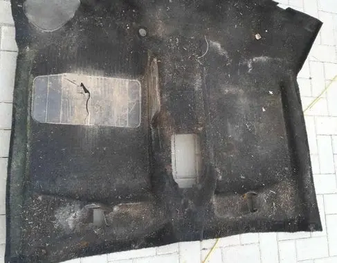 Volkswagen Golf I Front floor carpet liner 171