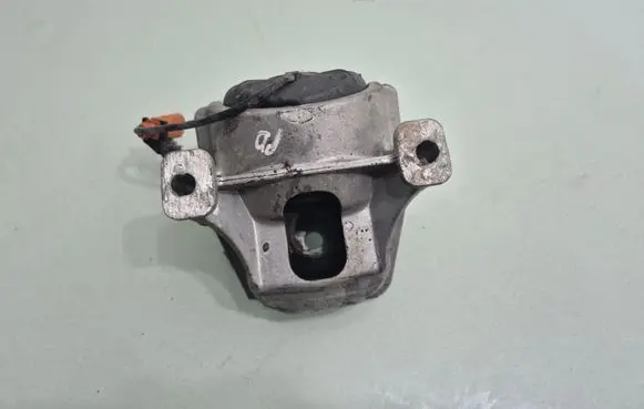 Audi A6 S6 C7 4G Engine mount bracket 