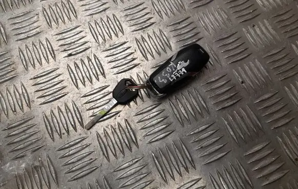 Ford Mustang VI Ignition key/card FR3T15K601DC