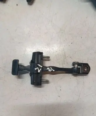 Volvo V40 Front door check strap stopper 31299810
