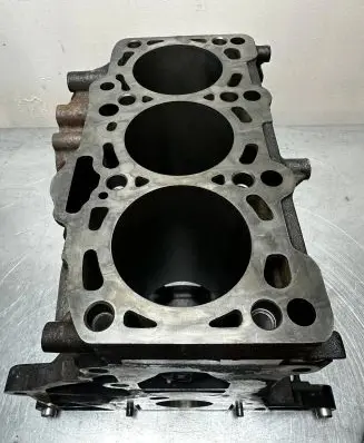 Volkswagen Polo Engine block 043103021R 8607 70834