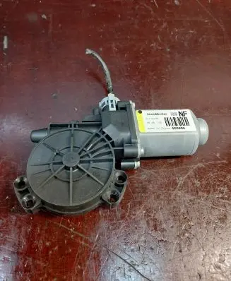 Hyundai Sonata Front door window regulator motor 400898 0808