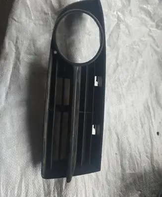 Volkswagen Touran I Front bumper lower grill 1T0853666A 13404