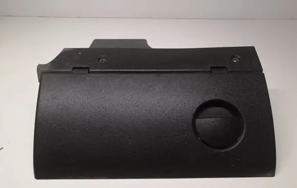Glove box