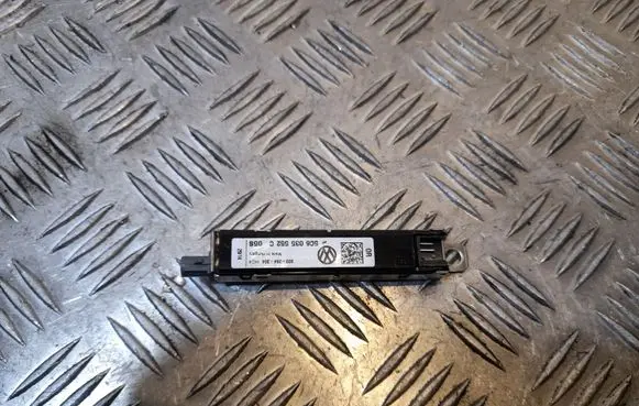 Volkswagen Jetta VI Aerial antenna amplifier 5C6035552C