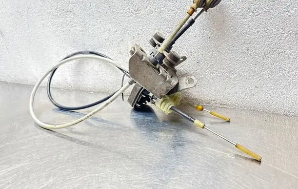 Opel Vectra C Gear shift cable linkage 55559460