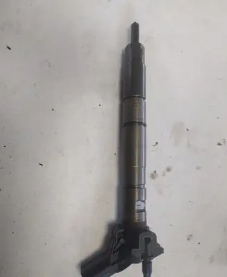 Audi A8 S8 D3 4E Fuel injector 059130277Q