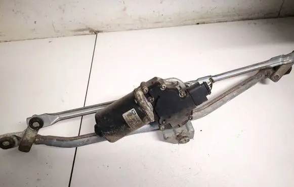 Front wiper linkage and motor