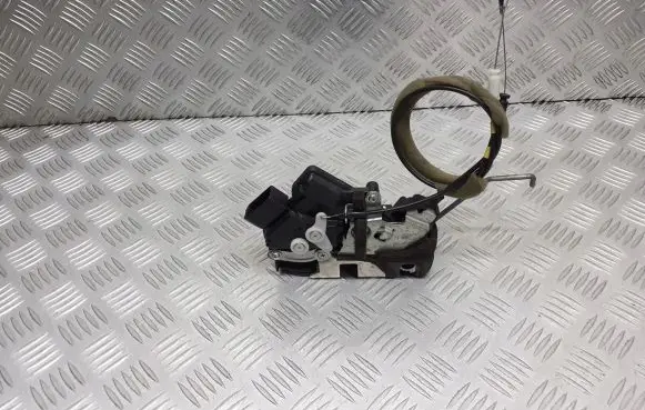 Mazda 5 Front door lock