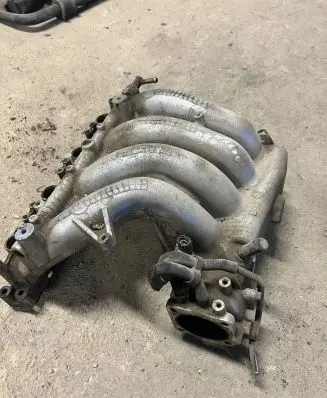 Mitsubishi Space Wagon Intake manifold