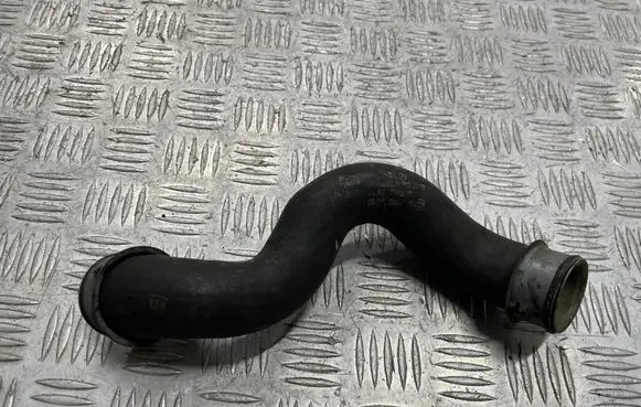 Mercedes-Benz C W204 Engine coolant pipe/hose