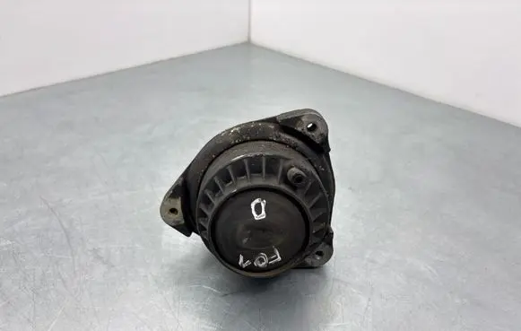 BMW 7 F01 F02 F03 F04 Engine mount bracket 
