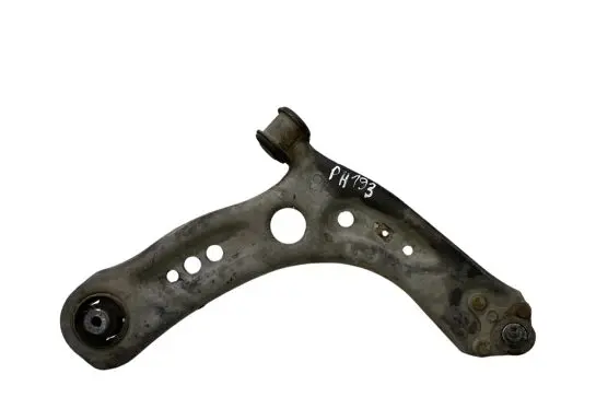 Volkswagen Golf VII Front lower control arm/wishbone