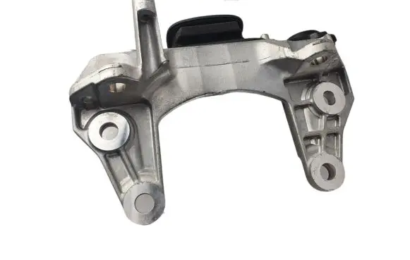 Nissan X-Trail T32 Engine mount bracket 112204BB0A