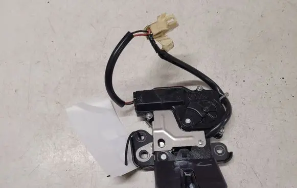 Toyota Avensis T250 Tailgate/trunk/boot lock/catch/latch