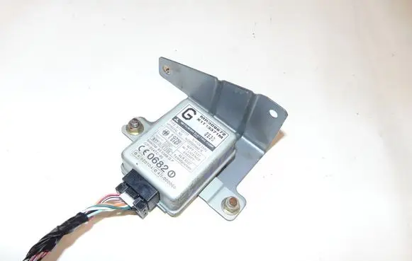 Mitsubishi Colt Airbag deployment crash/impact sensor MR309672 X1T13371M N095000446