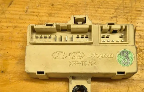 Hyundai Sonata Fuse module 91940-3K050