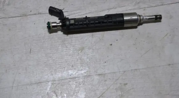 Alfa Romeo Giulia Fuel injector 0045070560 0489630AA 45070560