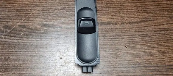 Mercedes-Benz Sprinter W906 Electric window control switch 9065450913