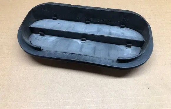 Audi A4 S4 B9 Quarter panel pressure vent 6R0819465A