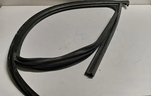 BMW 3 F30 F35 F31 Rubber seal front door (on door) 177447