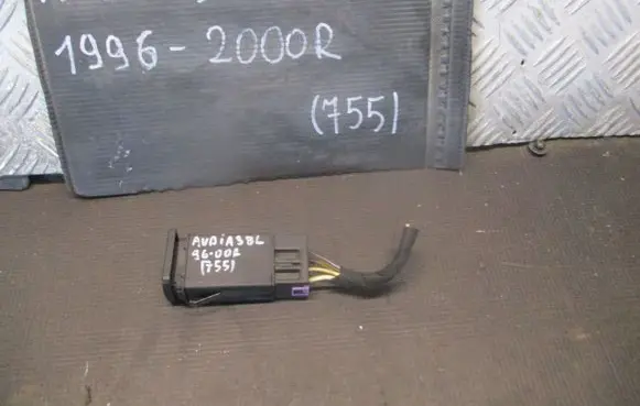 Audi A3 S3 8L Windscreen/window heater switch 8L0941503A
